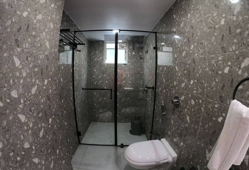 The Panash Hotel & Banquets