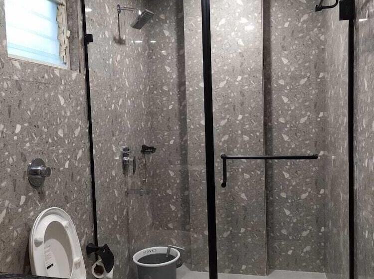 The Panash Hotel & Banquets