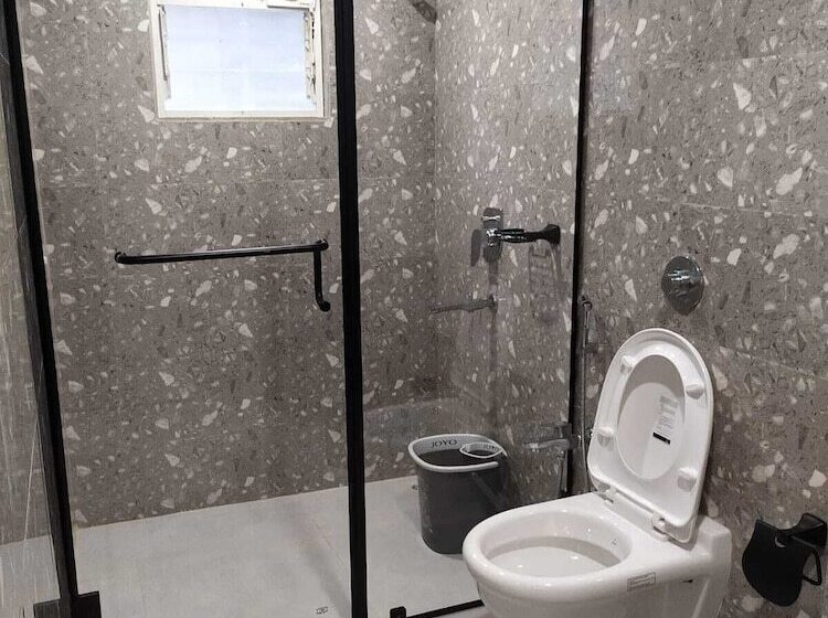 The Panash Hotel & Banquets