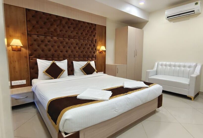 The Panash Hotel & Banquets