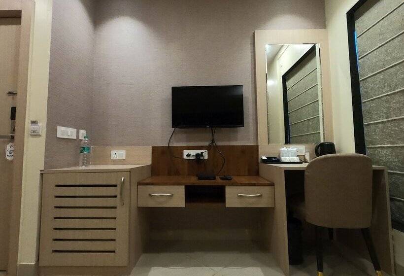 The Panash Hotel & Banquets