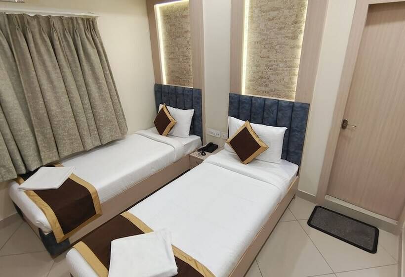 The Panash Hotel & Banquets