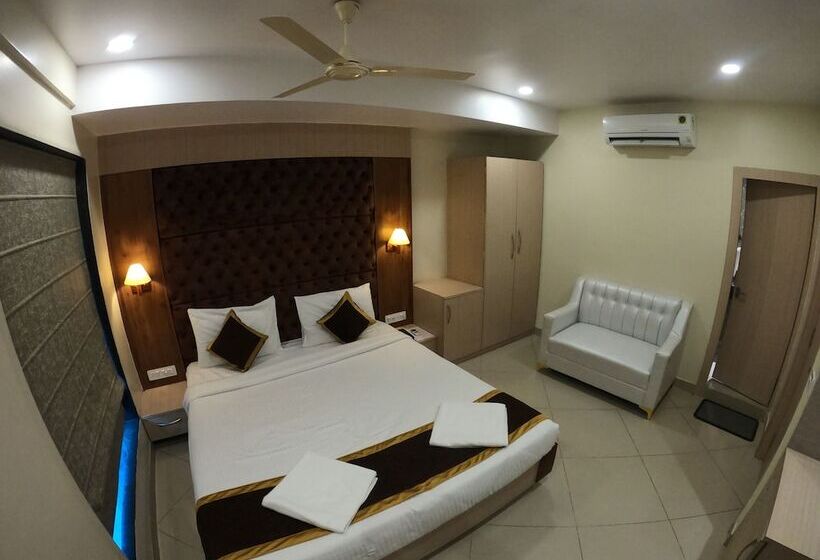 The Panash Hotel & Banquets