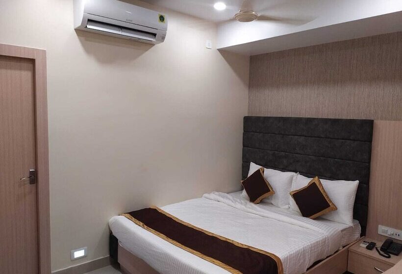 The Panash Hotel & Banquets