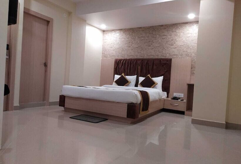 The Panash Hotel & Banquets