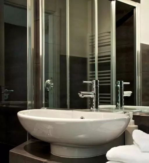 ベッドアンドブレックファースト Roma Naif Rooms