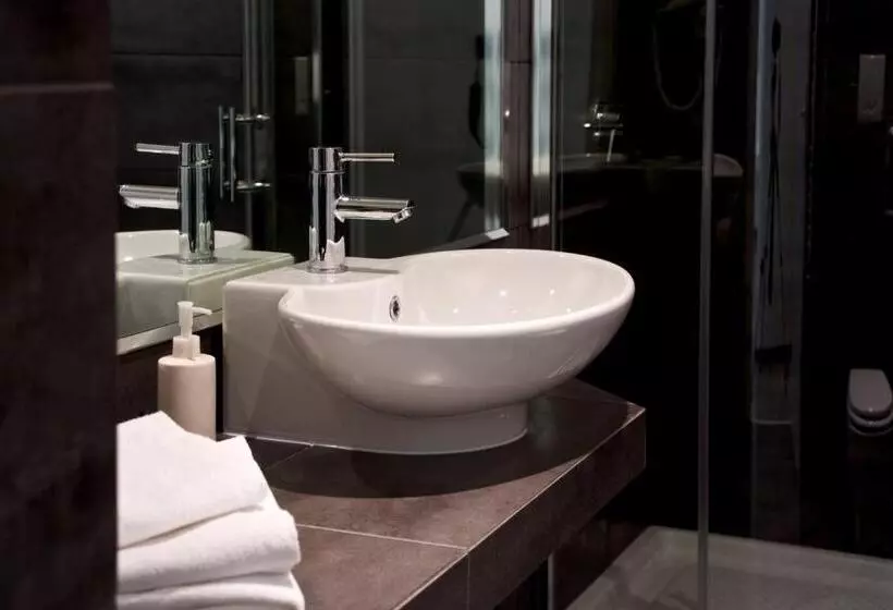 ベッドアンドブレックファースト Roma Naif Rooms