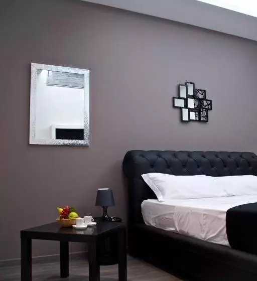 ベッドアンドブレックファースト Roma Naif Rooms