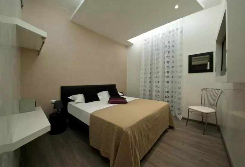 ベッドアンドブレックファースト Roma Naif Rooms