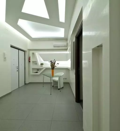 ベッドアンドブレックファースト Roma Naif Rooms