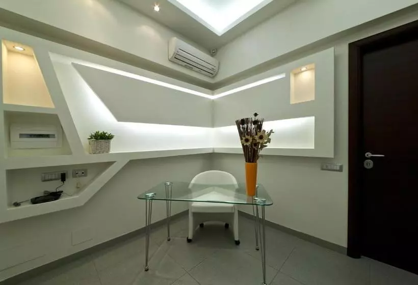 ベッドアンドブレックファースト Roma Naif Rooms