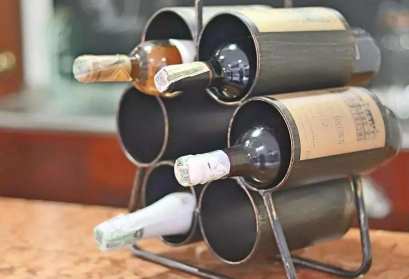 ホテル Cora 96 Street Apartments