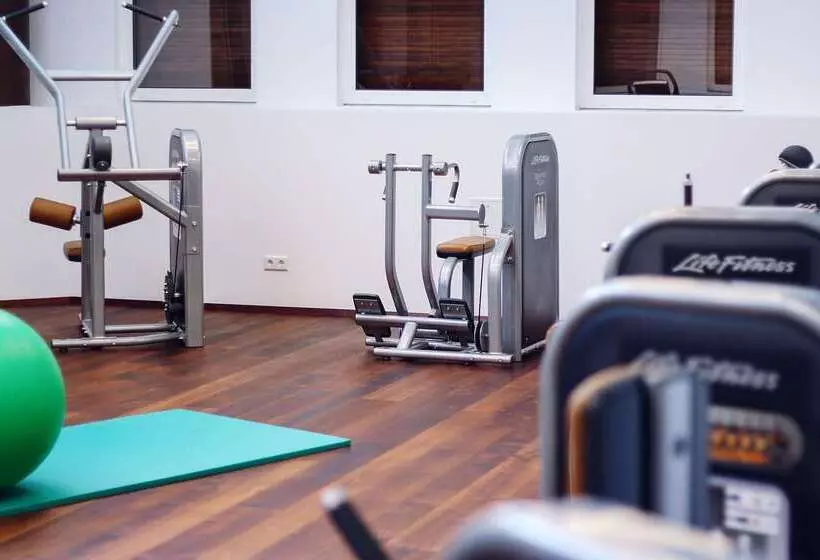 酒店 Dorint Marc Aurel Spa & Golf Resort