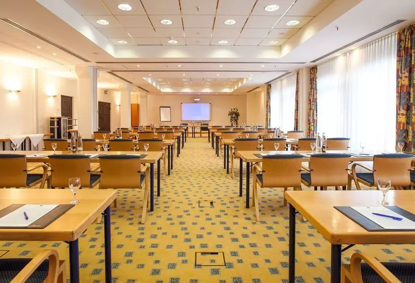 酒店 Dorint Marc Aurel Spa & Golf Resort