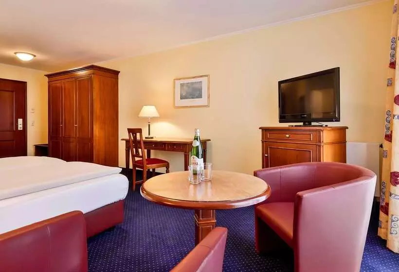 酒店 Dorint Marc Aurel Spa & Golf Resort