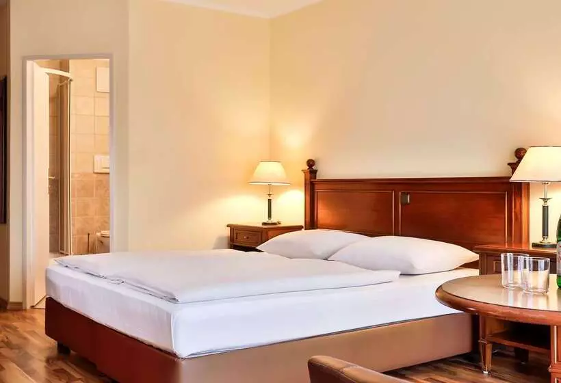 酒店 Dorint Marc Aurel Spa & Golf Resort