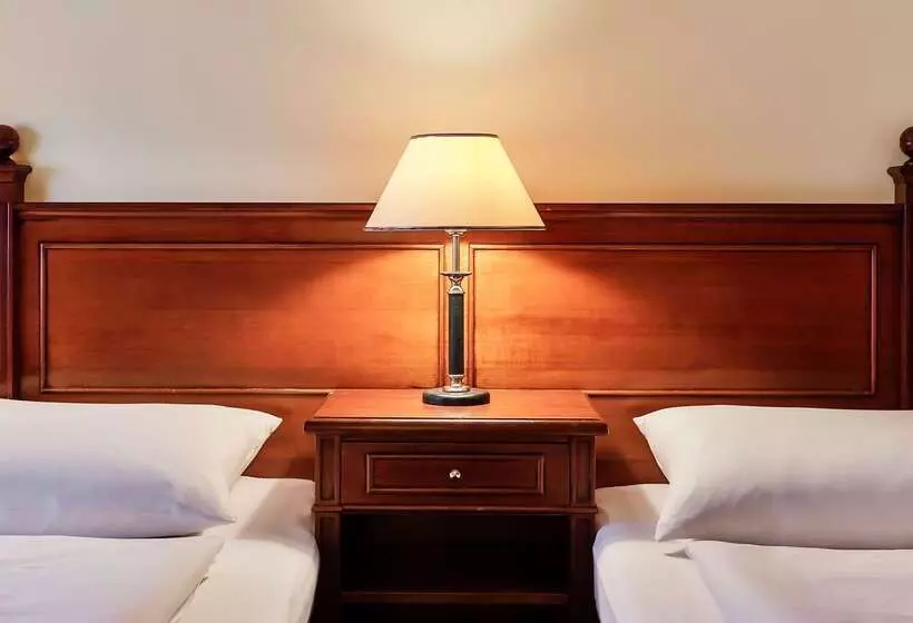 酒店 Dorint Marc Aurel Spa & Golf Resort