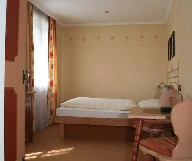 ホテル Gasthof Goldener Stern