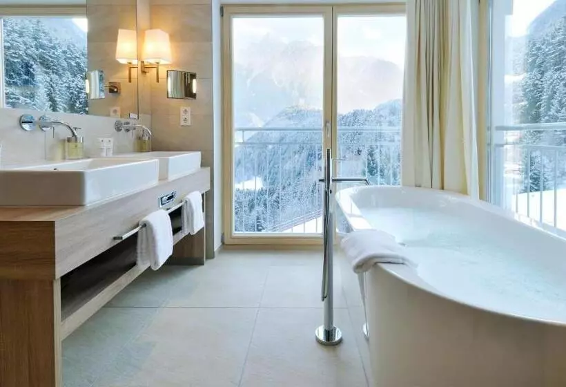 ホテル Ritzlerhof   Adults Only