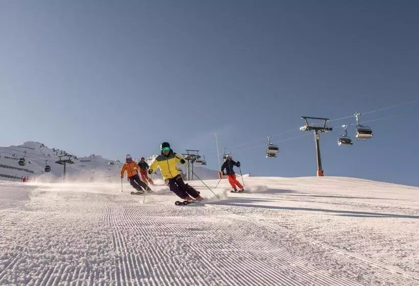 ホテル Ritzlerhof   Adults Only