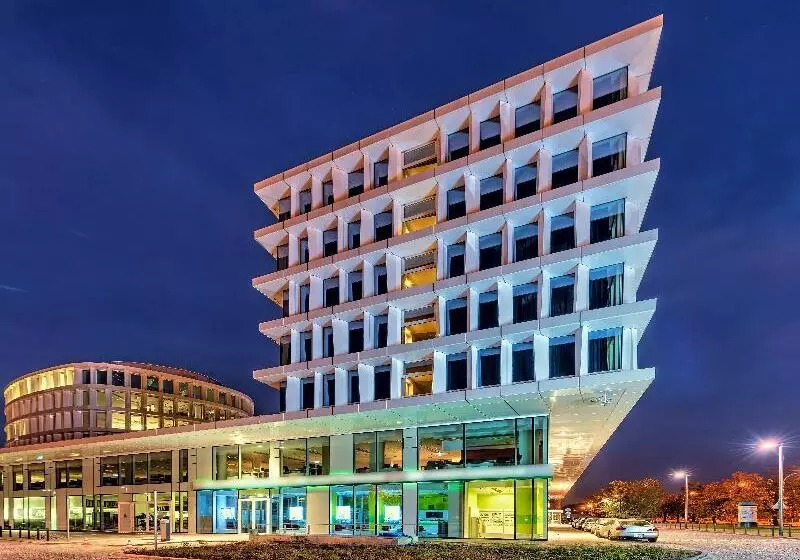 Sound Garden Hotel Airport