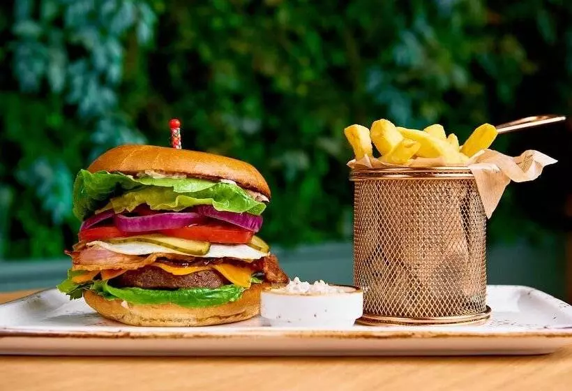 Sound Garden Hotel Airport