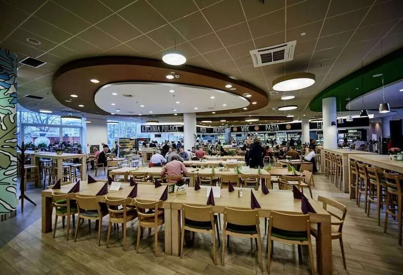 Sound Garden Hotel Airport