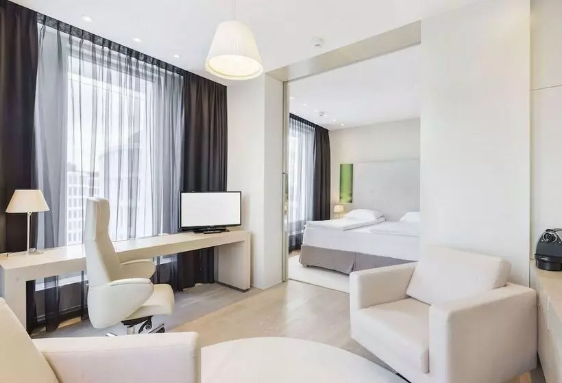 Sound Garden Hotel Airport