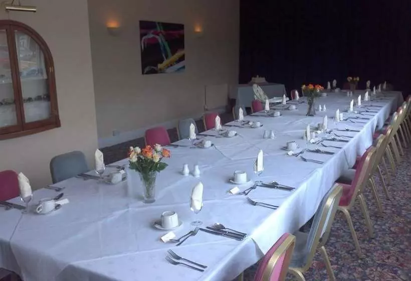 בית מלון כפרי The Dodington Lodge