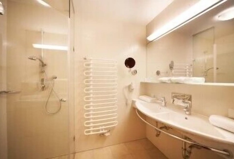 فندق Vitaler Landauerhof