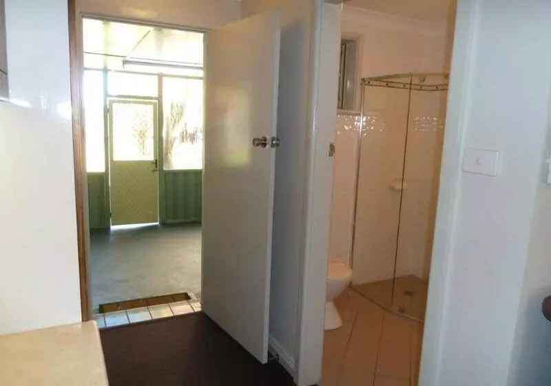 The Aston Motel Tamworth