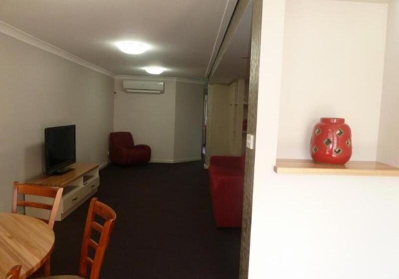 The Aston Motel Tamworth