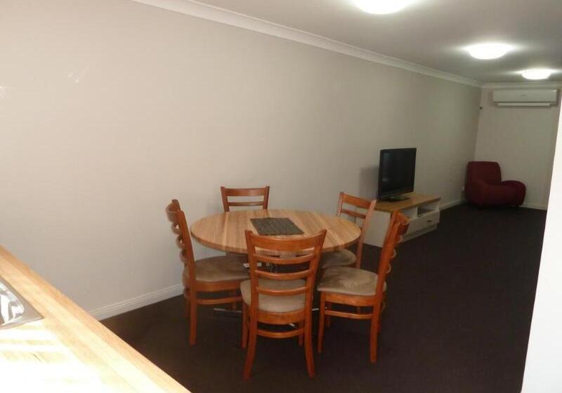 The Aston Motel Tamworth