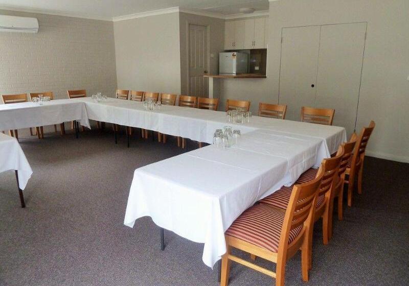 The Aston Motel Tamworth