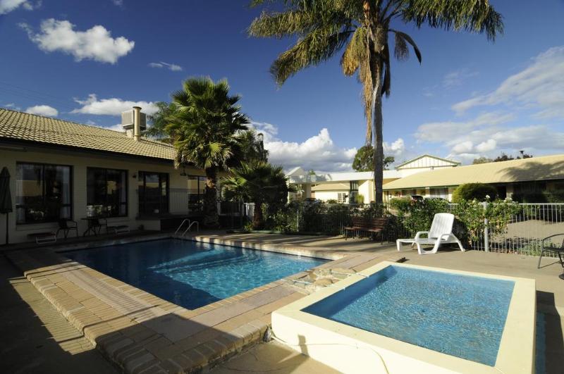 The Aston Motel Tamworth