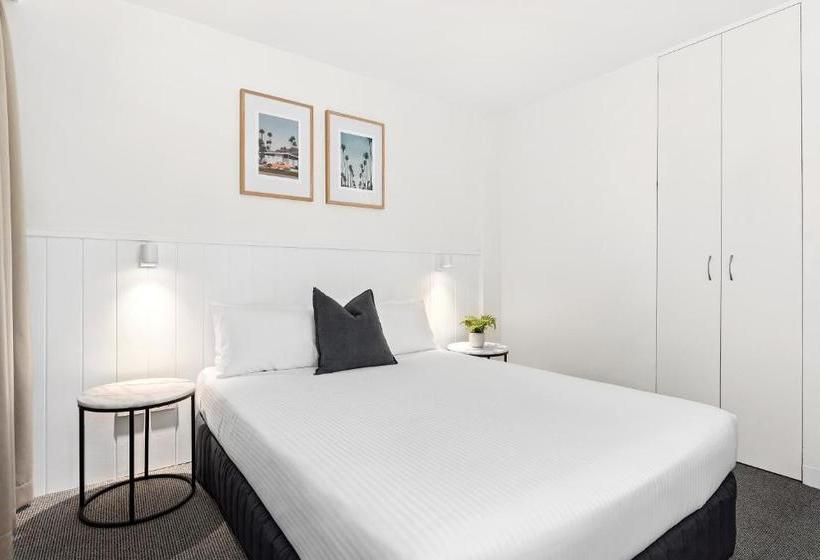 فندق على الطريق The Mid Pacific