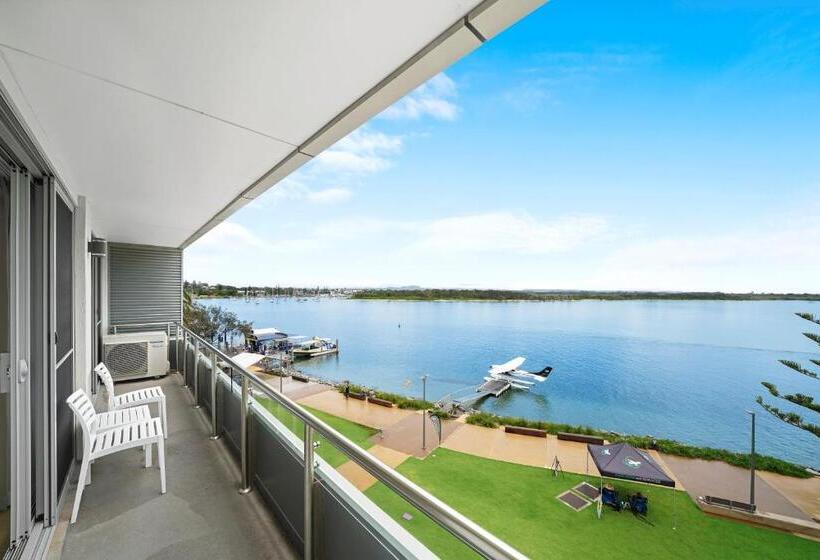 فندق على الطريق The Mid Pacific