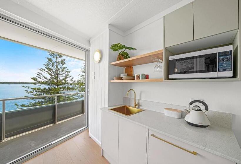 فندق على الطريق The Mid Pacific