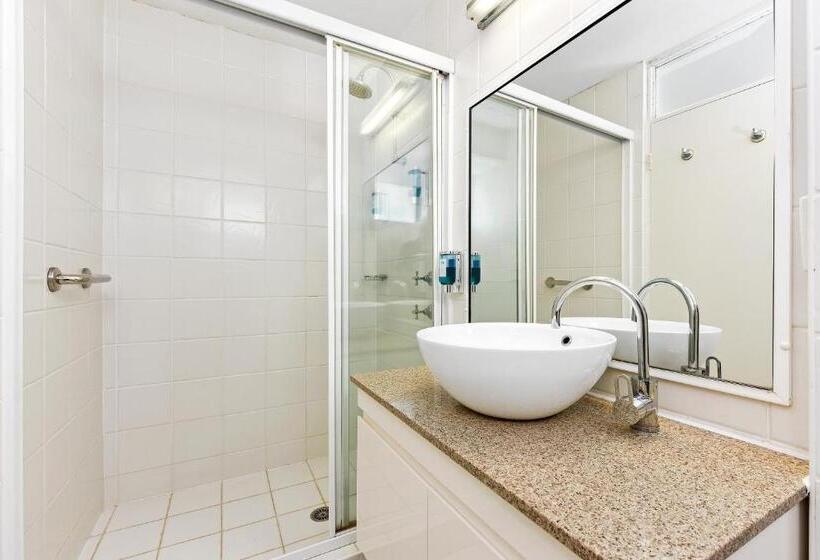 فندق على الطريق The Mid Pacific