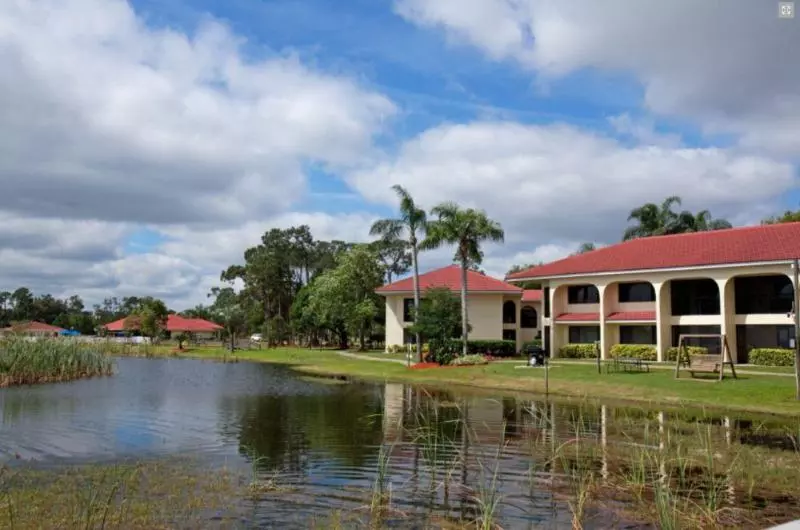 Курорт Harder Hall Lakeside Villas by Evrentals