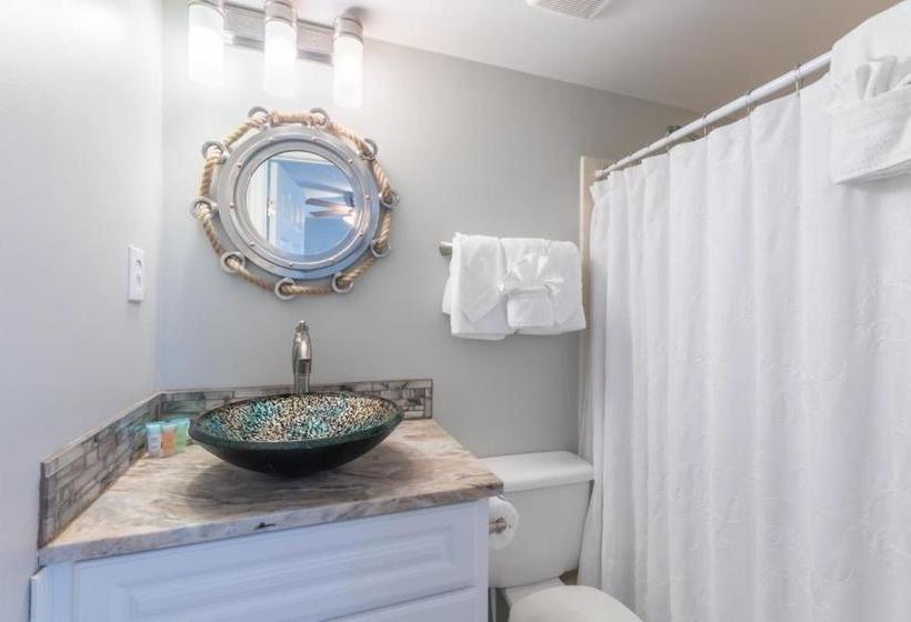 Tradewinds Condos by Meyer Real Estate