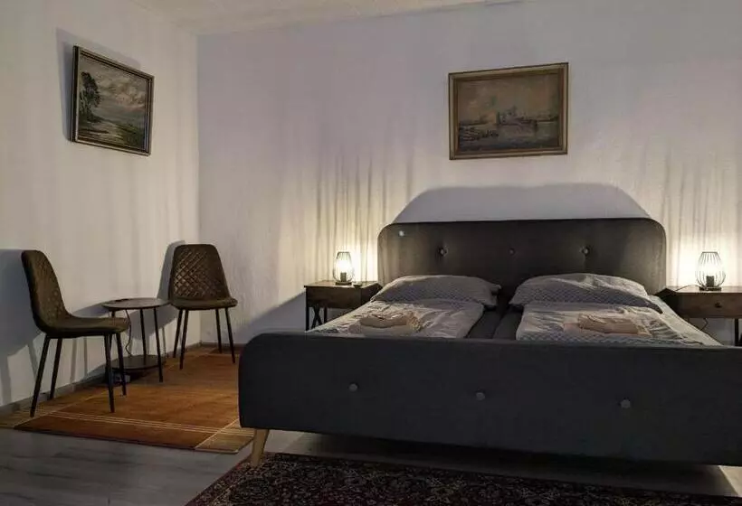 Aamiaismajoitus (B&B) Gasthaus Zum Goldenen Roß