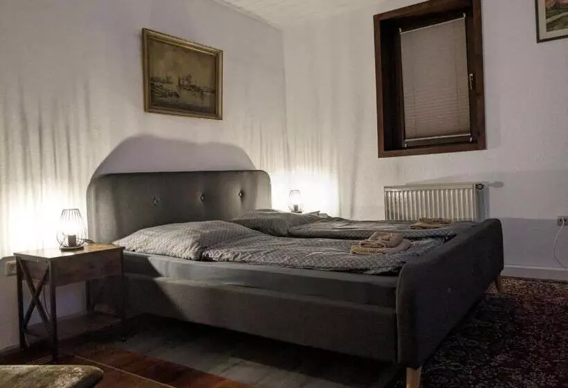 Aamiaismajoitus (B&B) Gasthaus Zum Goldenen Roß