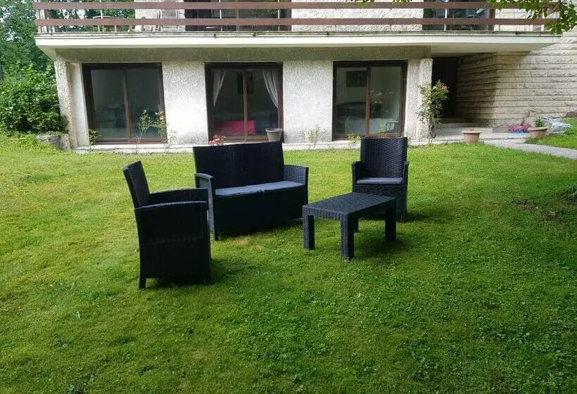 Aamiaismajoitus (B&B) Les Sabots Du Parc