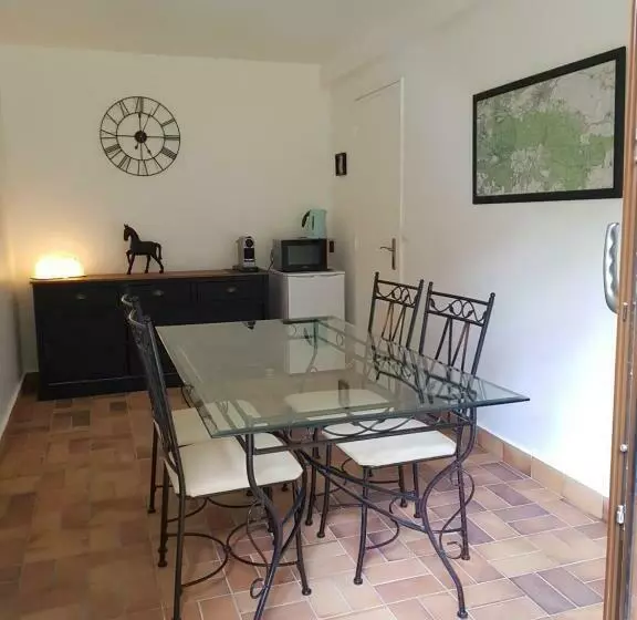 Aamiaismajoitus (B&B) Les Sabots Du Parc