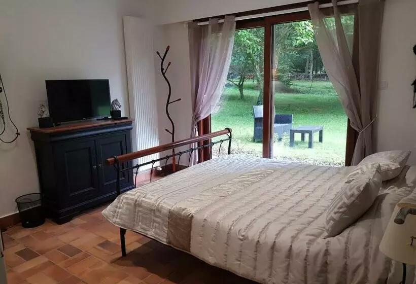 Aamiaismajoitus (B&B) Les Sabots Du Parc