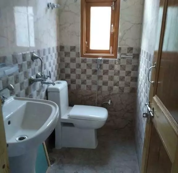 ベッドアンドブレックファースト Night In Pardise Hotel Manali