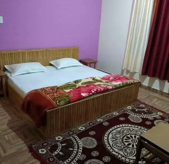 ベッドアンドブレックファースト Night In Pardise Hotel Manali