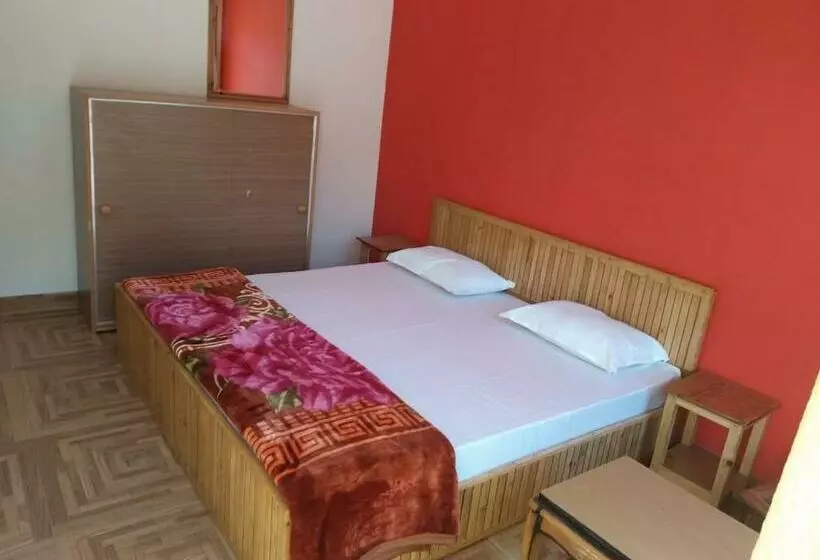 ベッドアンドブレックファースト Night In Pardise Hotel Manali