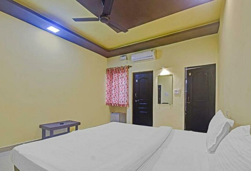 בית מלון כפרי Capital O 81657 Madhus Inn